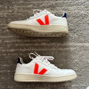 Veja v-10 men's size 10